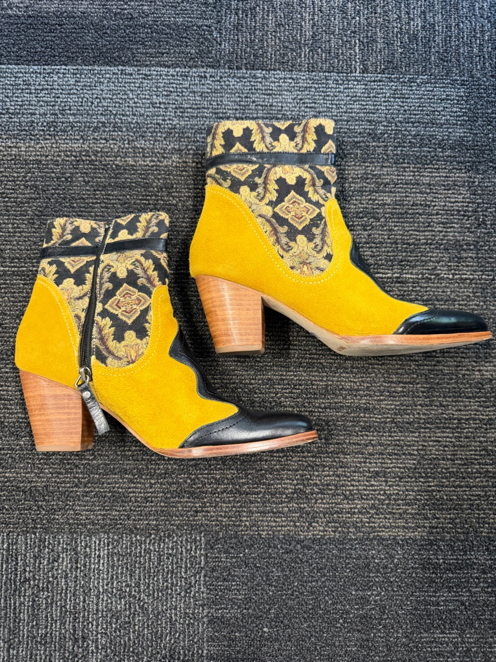 Rachel Comey Winchester Yellow Suede Tapestry Western Boots – Size 9